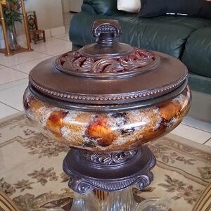 The Perfect Purse Bowl. Elegant Decorative Lidded Bowl With Red Velvet Inside.